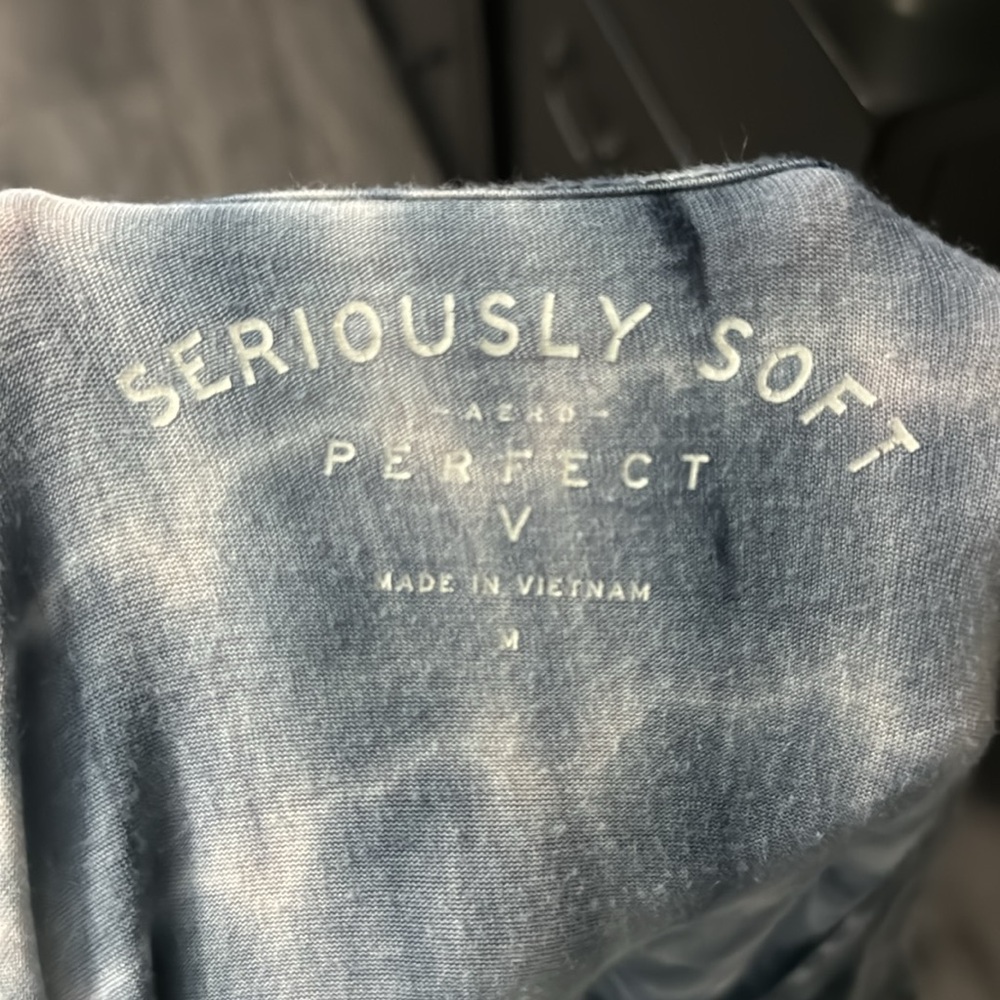 American Eagle Outfitters Seriously Soft V-Neck Tee - Picture 3 of 3